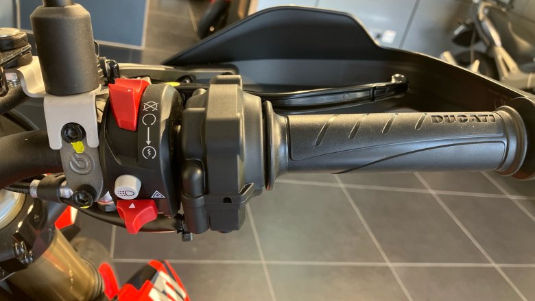 Ducati Hypermotard 698 RVE (24MY)